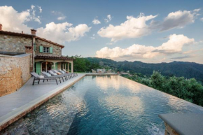 Villa Grema, a Farmhouse with Infinity Pool